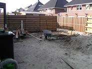 24 april 2005. Schutting plat en graafwerk klaar.