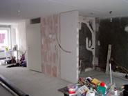 7 mei 2004. Voorbereidingen aan de keuken.