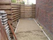 28 juli 2005 Gestart met de bestrating van de "achterom".