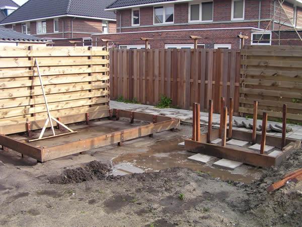 2 mei 2005. Fundering bijna klaar.